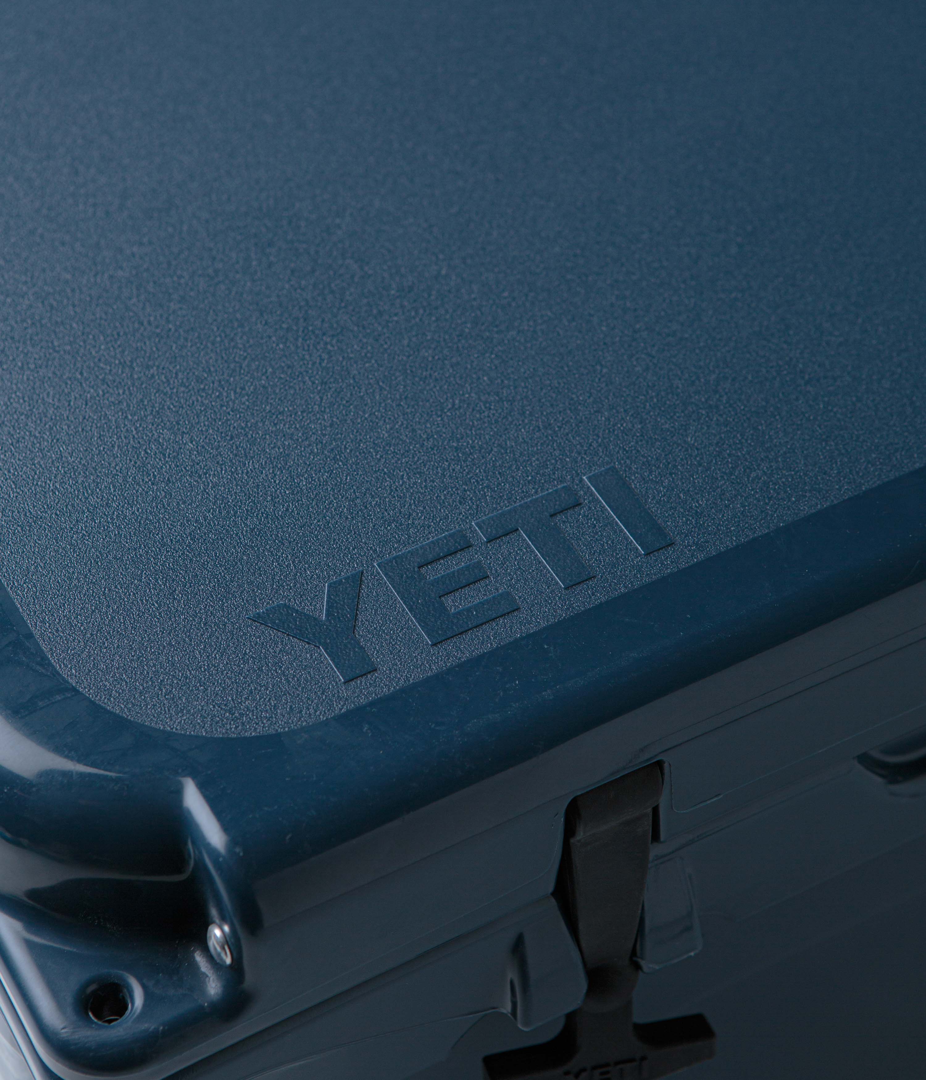 Yeti Tundra 45 Hard Cooler - Navy - Image 4