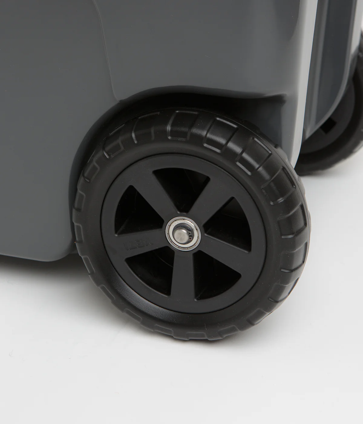 Yeti Tundra Haul Wheeled Cooler - Charcoal - Image 2